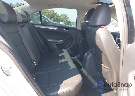 2017 Volkswagen Jetta 1.4T Se из США, поврежденный, VIN 3VWDB7AJ7HM364711